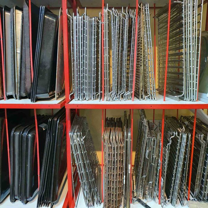 Противні для випікання, решітки та деко у духовку газової плити