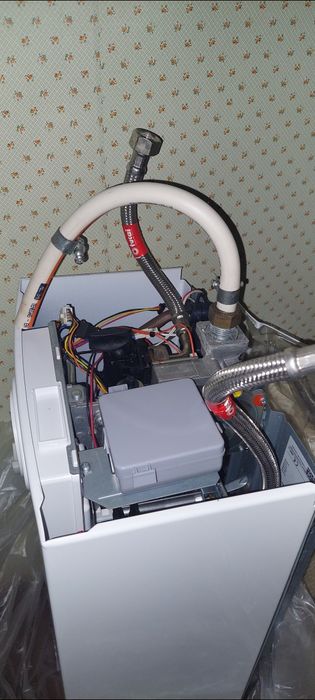 Esquentador Junkers  HydroBattery Plus WTD 11 KB 31