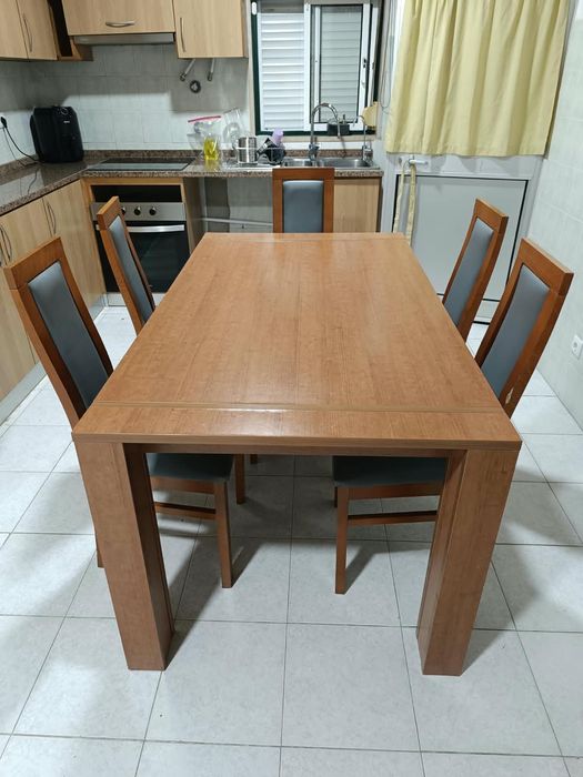Mesa sala jantar com 6 cadeiras