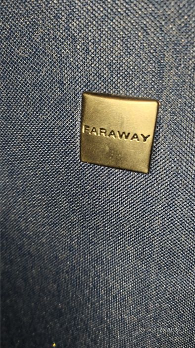 Faraway walizka na kółkach