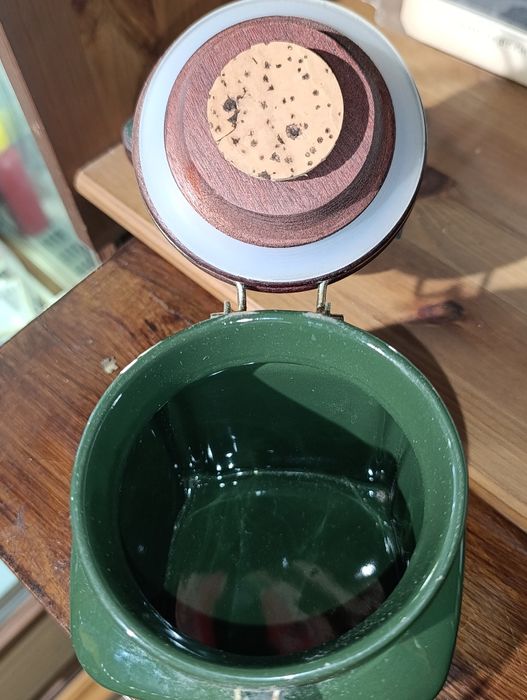 Moinho de Café London Pottery Co Ltd David Birch