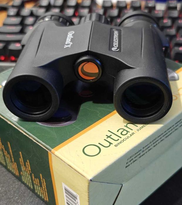 Celestron Outland X 10x25