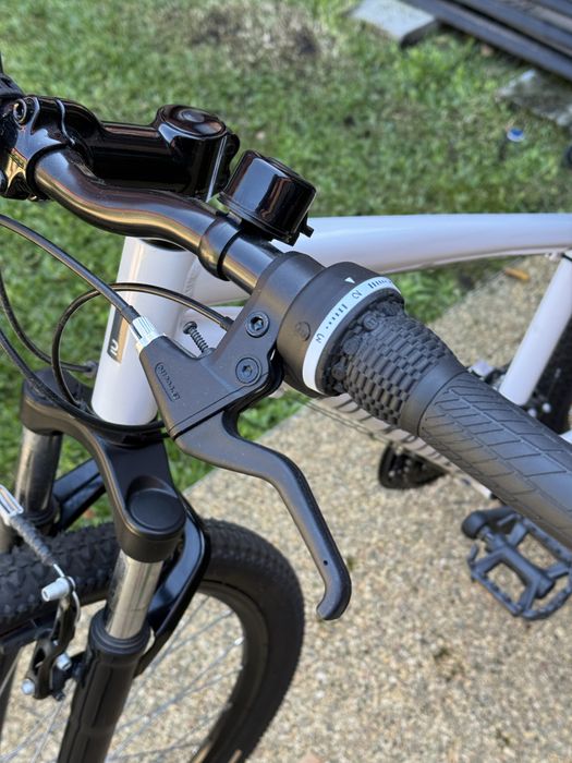 Bicicleta ROCKRIDER EXPL 50 M como nova + acessórios