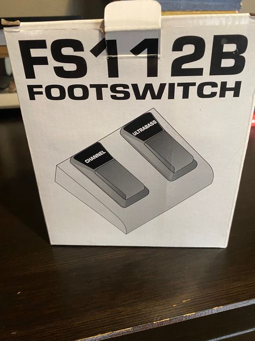 Footswitch do wzmacniacza basowego Behringer
