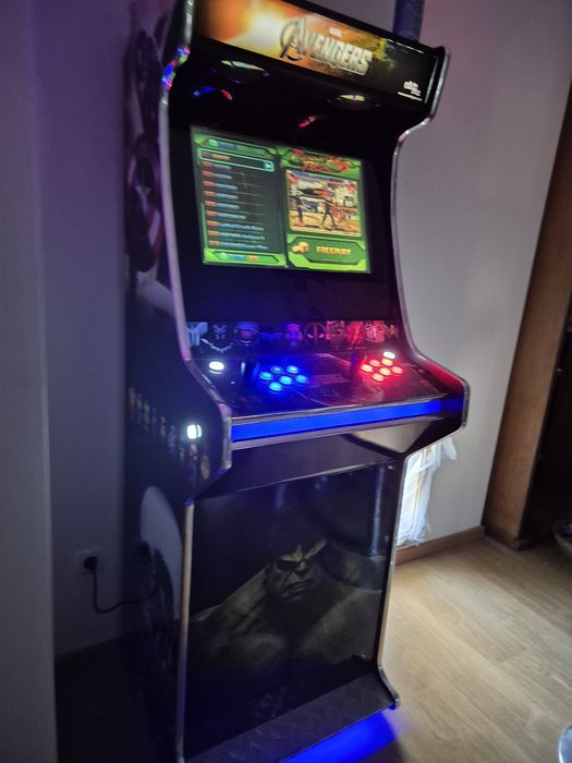 Máquina arcade com 999 jogos