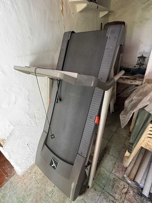 Passadeira Domyos TC 270 – 13km/h, inclinável e dobrável