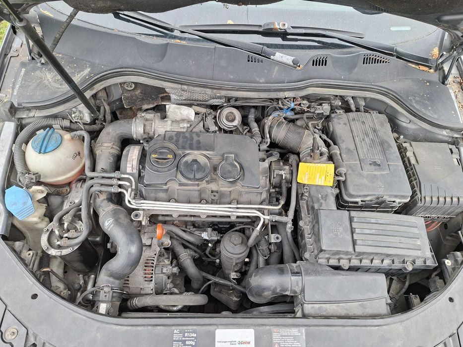 VW Passat B6 kombi (uszkodzony )
