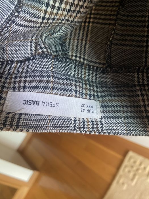 Calcas de tecido com padrao vincadas classicas