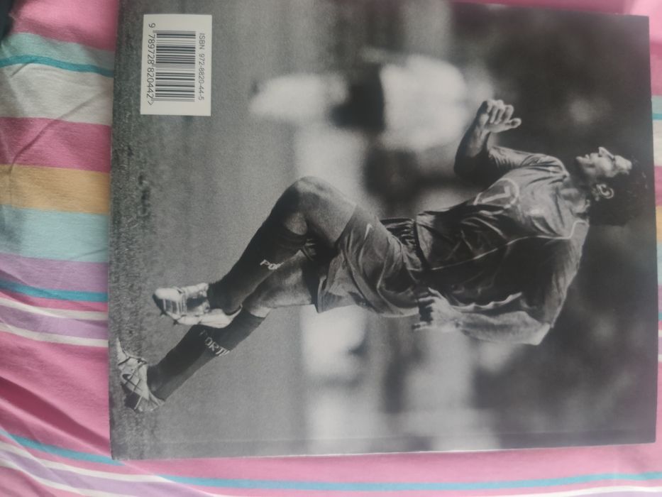 Livro Luis Figo impecavel