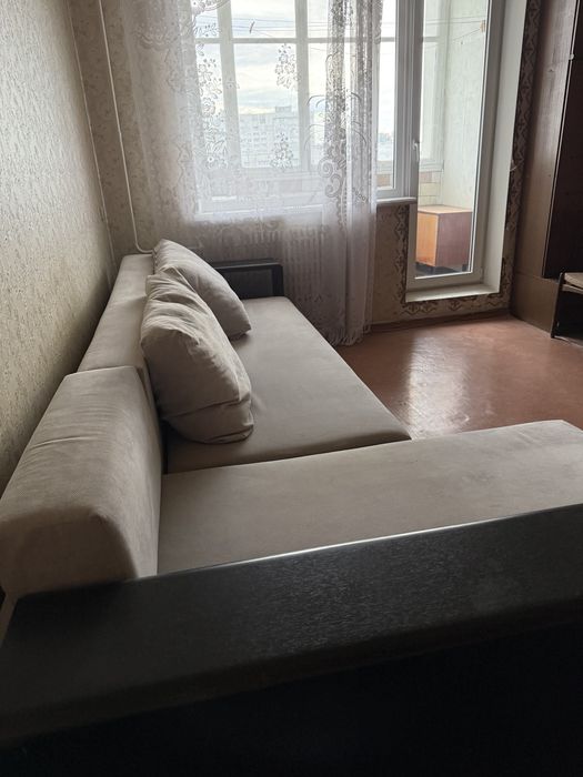 Супер!!! Сдам 1 кв метро Дворец Спорта Каденюка 6000 гр.