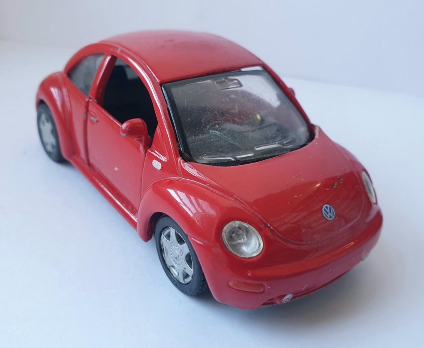 Auto Volkswagen New Beetle Maisto die cast model skaka 1:37