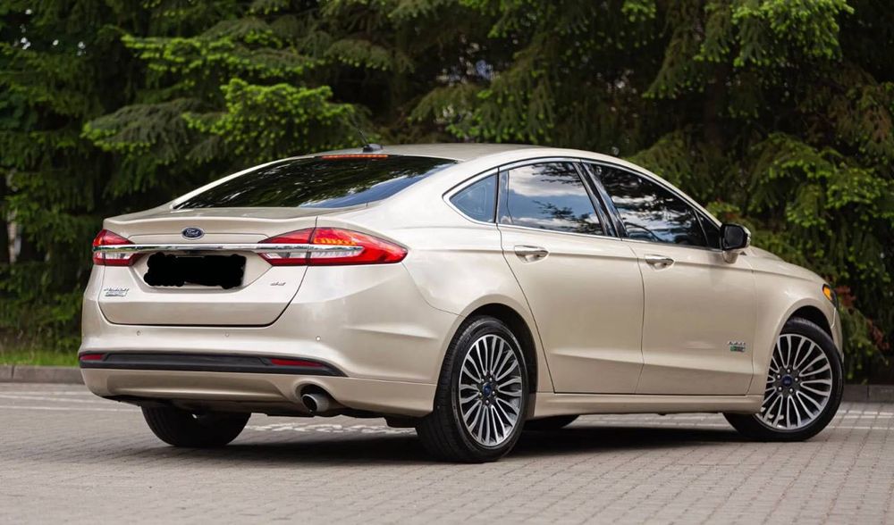 Ford Fusion Hybryda Plug-in