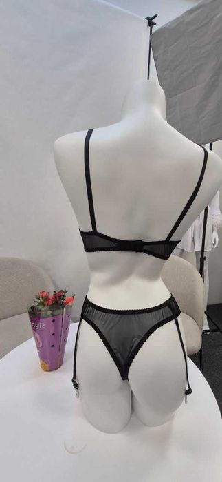 Maneken damski bialy matowy (ne plastikowy) 3 szt