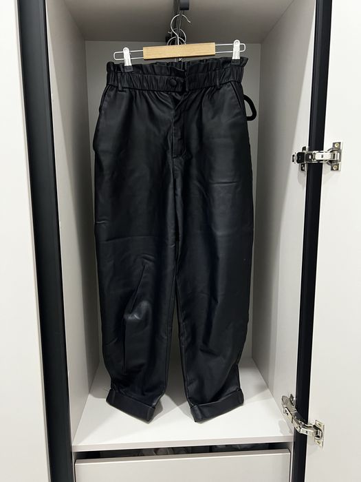 Шкіряні брюки zara
