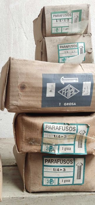 Lote de Parafusos_Stock Off