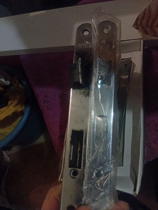 Продам врезной замок Империал новый.