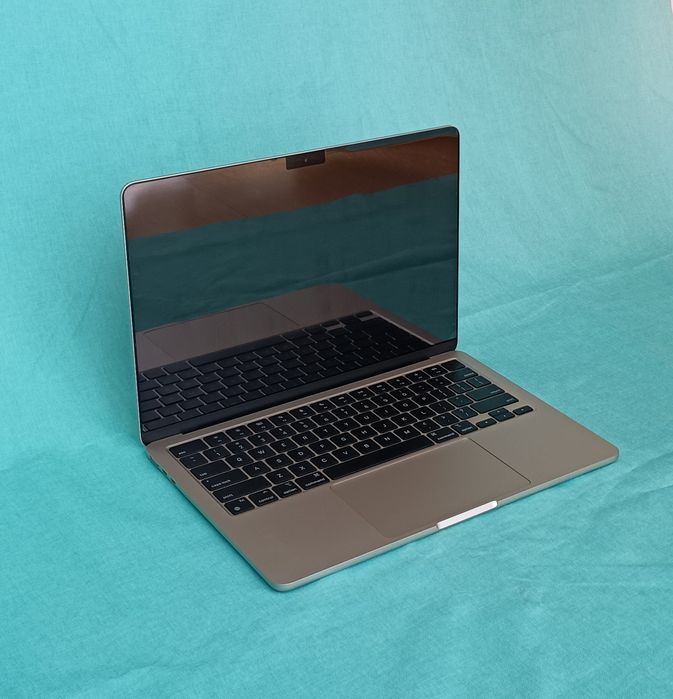 MacBook Air 13" M2 (2022) – Teclado Inglês - Cor Luz das Estrelas