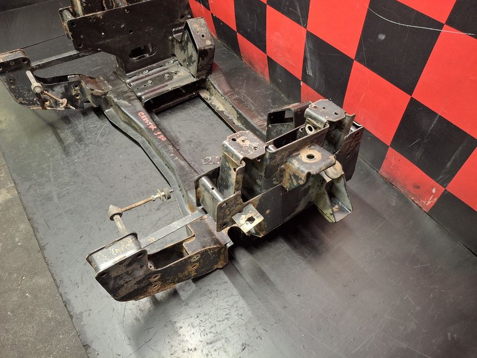 Charriot frente NISSAN Cabstar E Chassis (TL_, VL_)