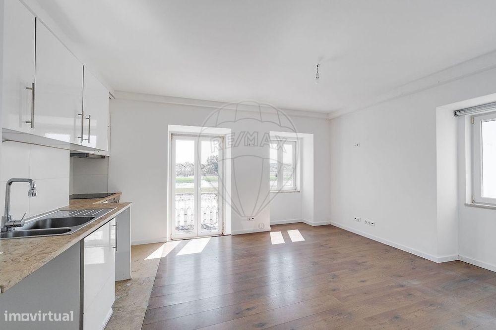 Apartamento T2 para venda — Alcácer Do Sal (Santa Maria Do Castelo E Santiago) E Santa Susana, Setúbal