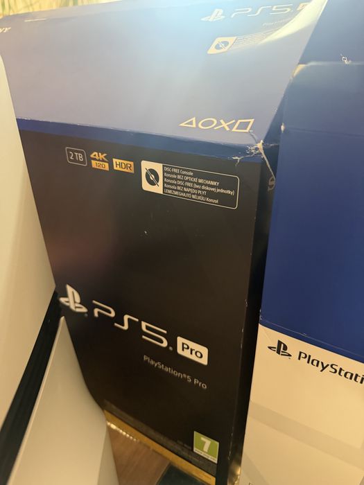 Playstation 5 Pro 2TB + Akcesoria + Dysk