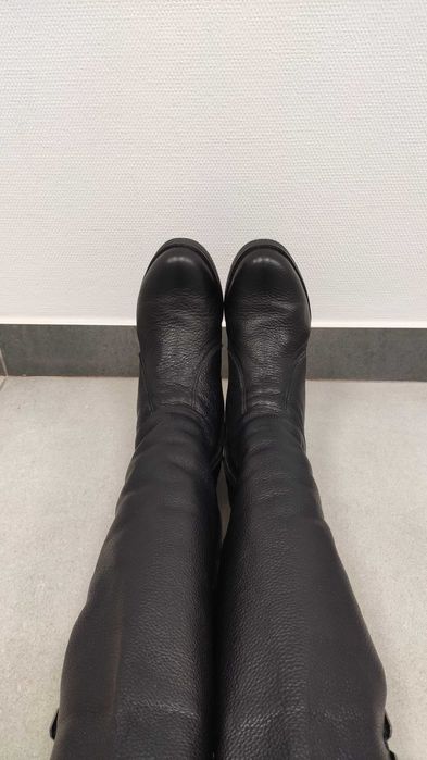 Жіночі шкіряні чоботи чорні. Розмір 38/Женские кожаные черные сапоги