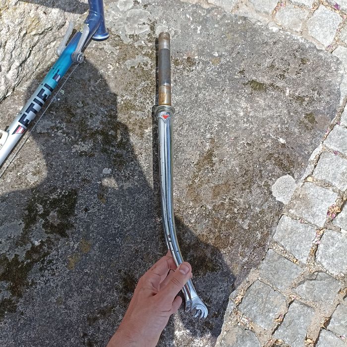 Forqueta em ferro cromada vintage (Estrada)