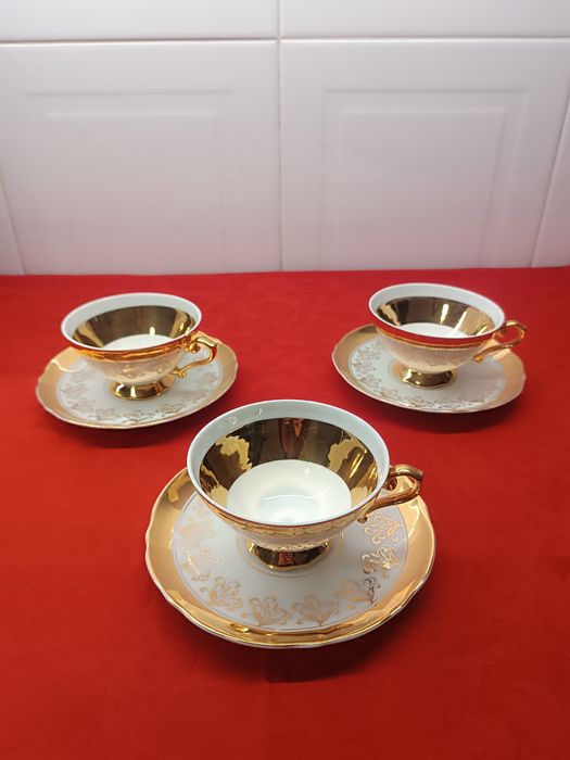 Conjunto de 3 Chávenas de Chá e Pires Antigos da Vista Alegre.