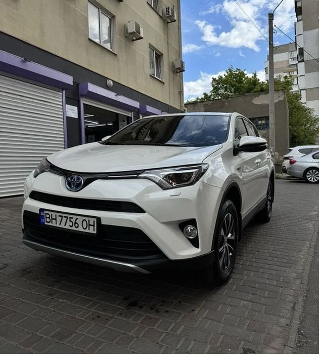 Продам Toyota RAV4 2017 hybrid