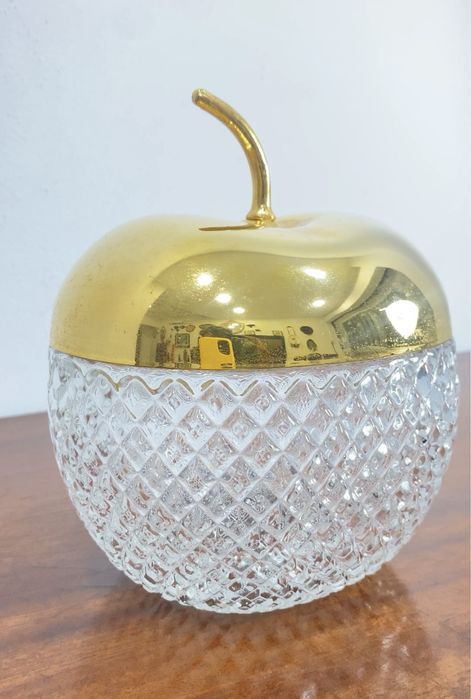 Bomboneira em vidro.