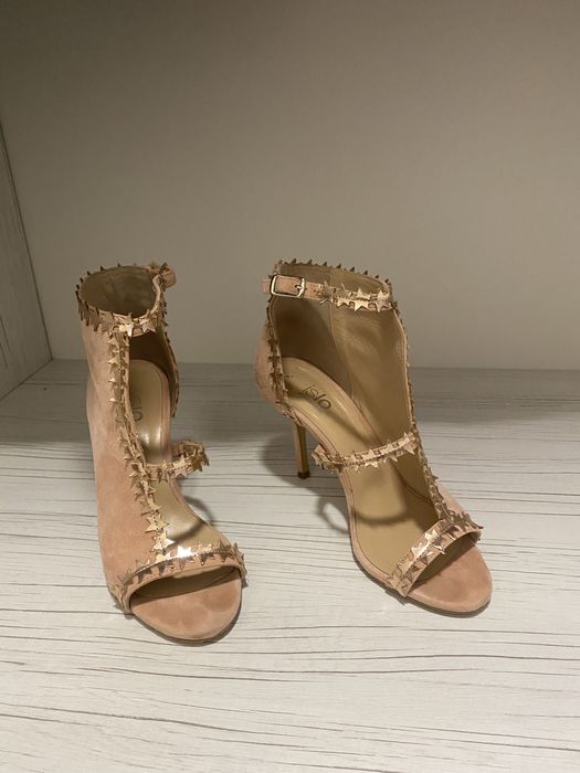 Туфлі жіночі на каблуку