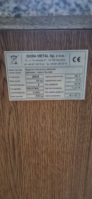 Bar sałatkowy z blatem granitowym