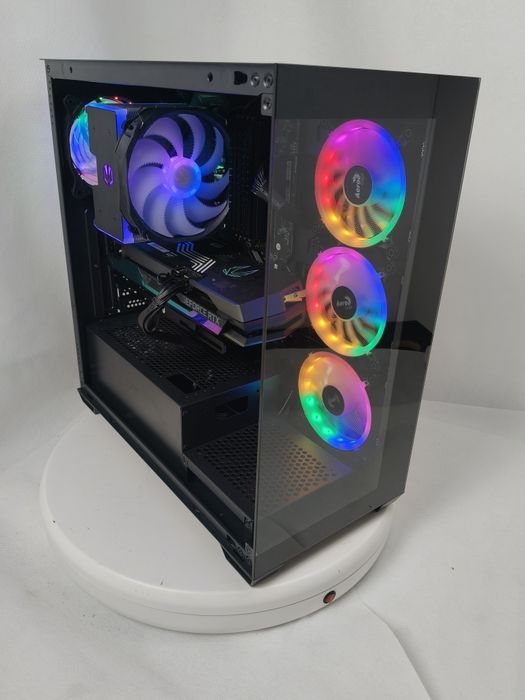 Komputer Gamingowy Ryzen 7 7800X3D,RTX 5070,64 GB 6000 MHz,SSD,Win 11