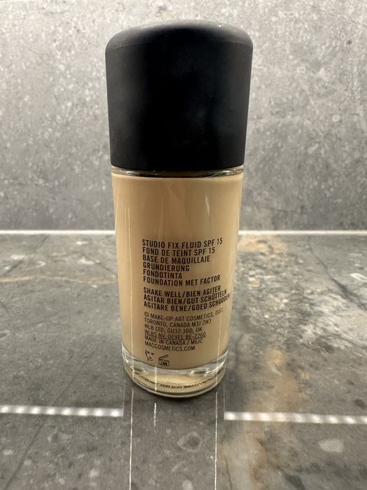 MAC Studio Fix Fluid NC12 30 ml – użyty tylko raz