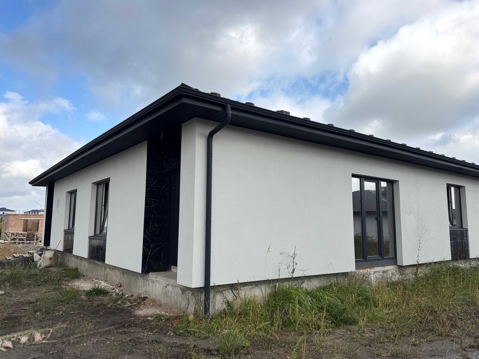 Просторий будинок 80 кв м з сучасним плануванням