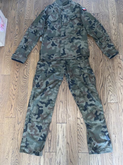 Mundur do szkoly wojskowej z pasem i beretem 220 zl