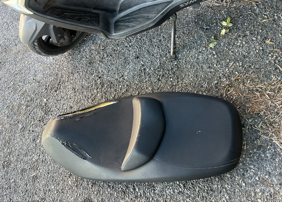 Banco SYM GTS  125/300 i Velho por Novo
