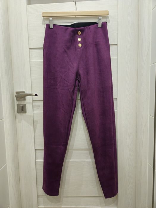 Fioletowe zamszowe legginsy