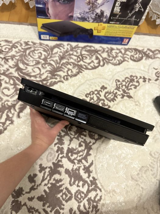 Sony Playstation 4 slim 1tb