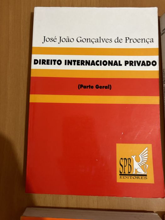 Livros de Direito variados