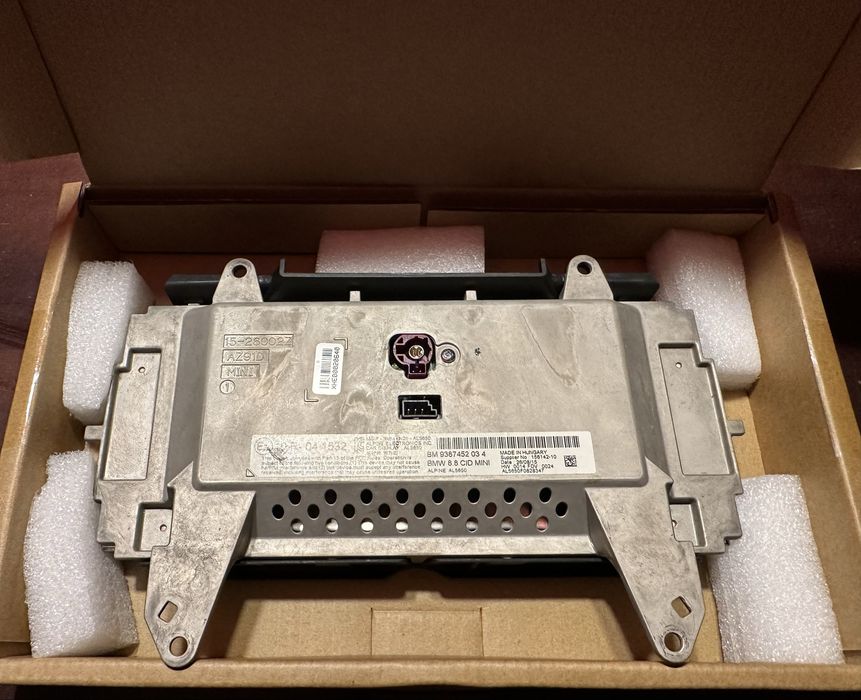 Ecra mini 8.8” profissional