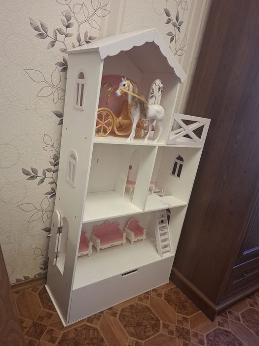 Поличка будинок для іграшок