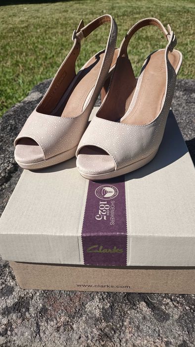 Sandálias Clarks