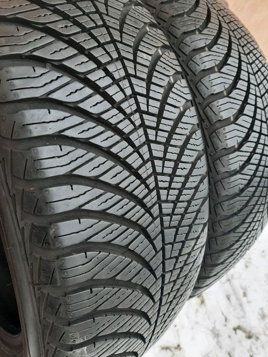 Пара шин 205 55 17 Goodyear Vector4Seasons