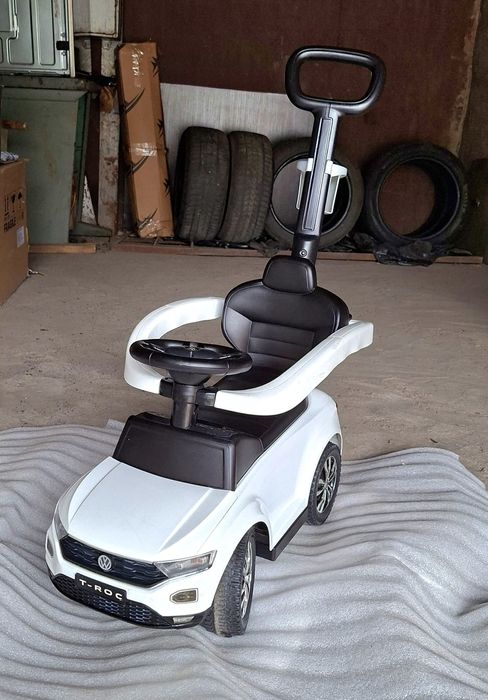 Машинка для катания Caretero Toyz VW T-Roc с родительской ручкой