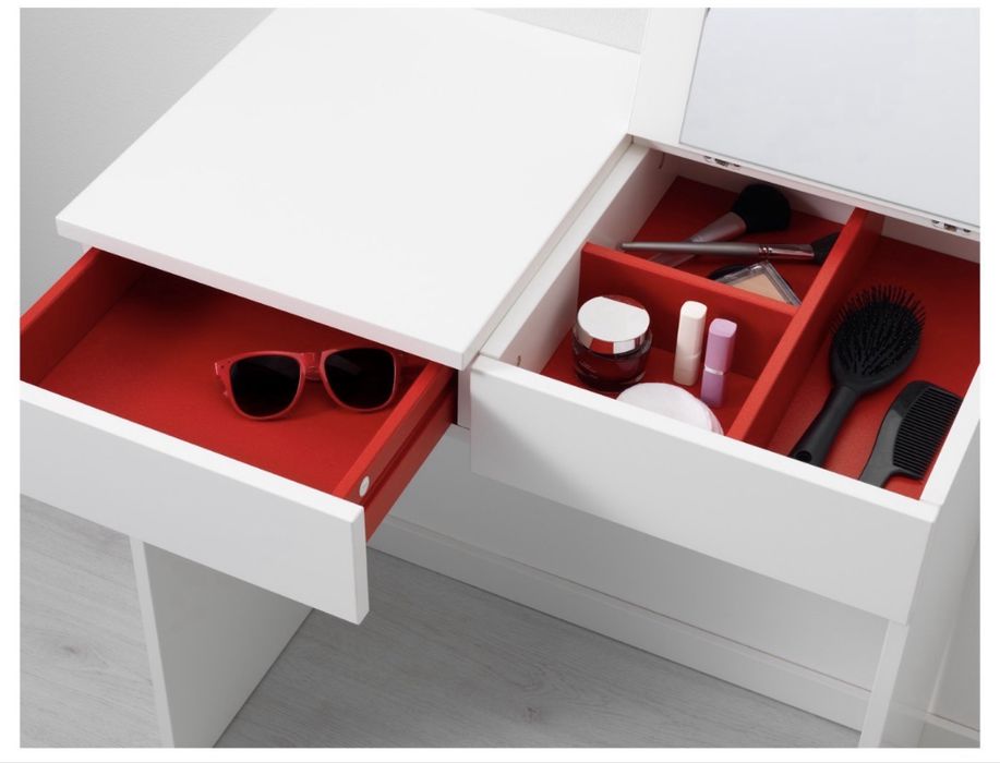 Mesa /Tocador  com espelho e gaveta