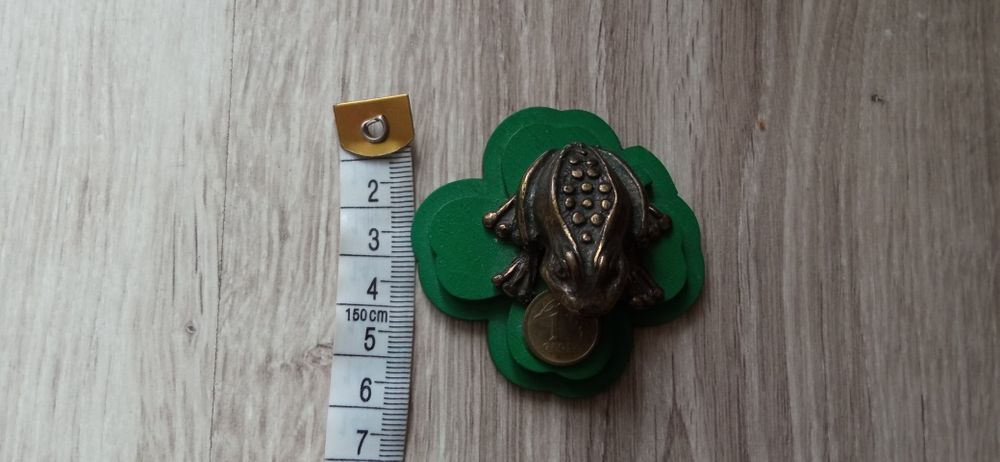 Żabka na szczęście