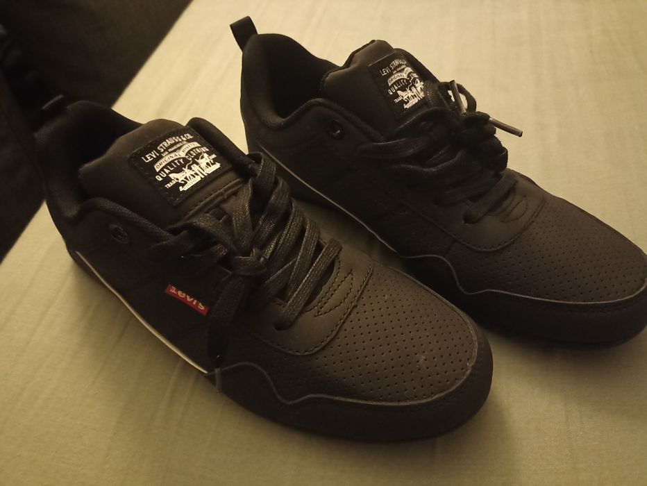 Buty Levi's rozm 43 sneakersy adidasy trampki