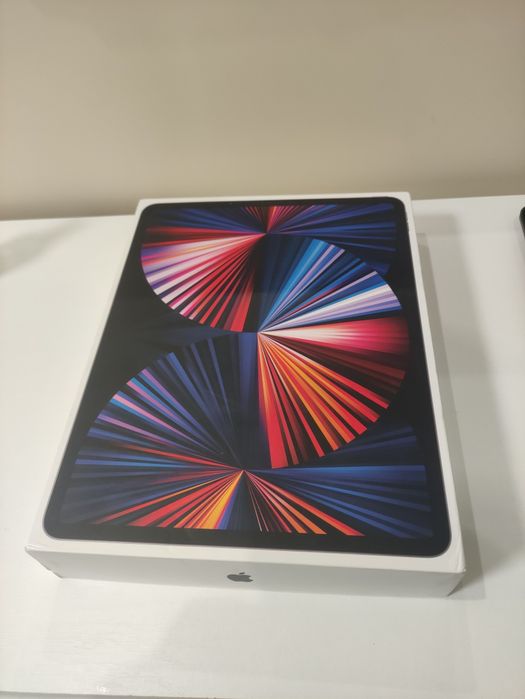 Ipad pro 12.9 5gen 256   Идеальное состояние. Планшет+чехол+кабель.