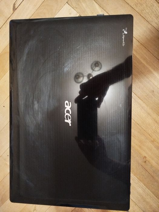 Ноутбук Acer Aspire 5553G работает от мощного Pawer Bank от 65 wt PD