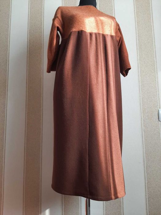 Платье теплое, демисезонное.